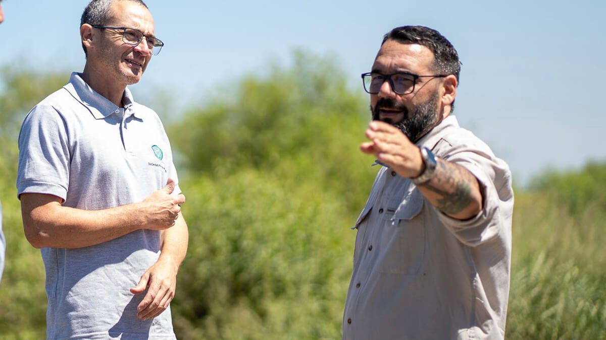 Diputado Sergio Rojas dialogando con productores del norte santafesino beneficiados por la Ley Tributaria 2026 y la reducción de impuestos.