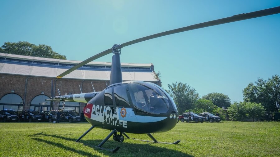 Nuevo helicóptero policial Robinson R44 incorporado por el Gobierno de Santa Fe para patrullaje aéreo