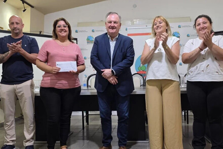 Senador Felipe Michlig entregando aportes a instituciones de San Guillermo