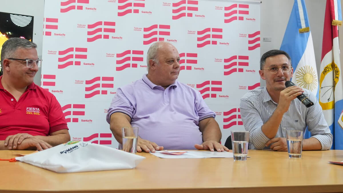 Presentación de la Fiesta Provincial del Sol de Romang en Santa Fe encabezada por el intendente Sergio Ramseyer y el director provincial de Turismo zona Norte Samuel Sager