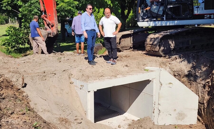 Intendente Roberto Spontón recorre la zona de obras hídricas en Malabrigo y supervisa los trabajos de escurrimiento pluvial