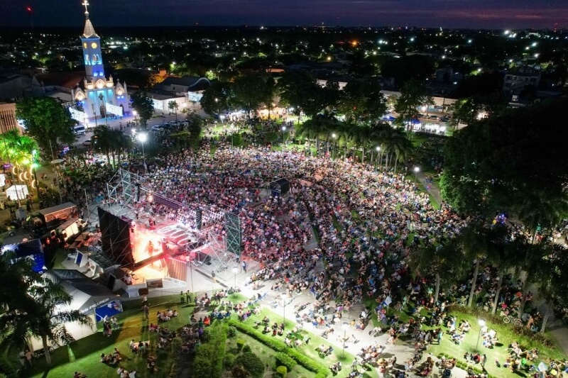 Una multitud disfrutó la fiesta por el 147 aniversario de la ciudad de Avellaneda en la plaza 9d e Julio