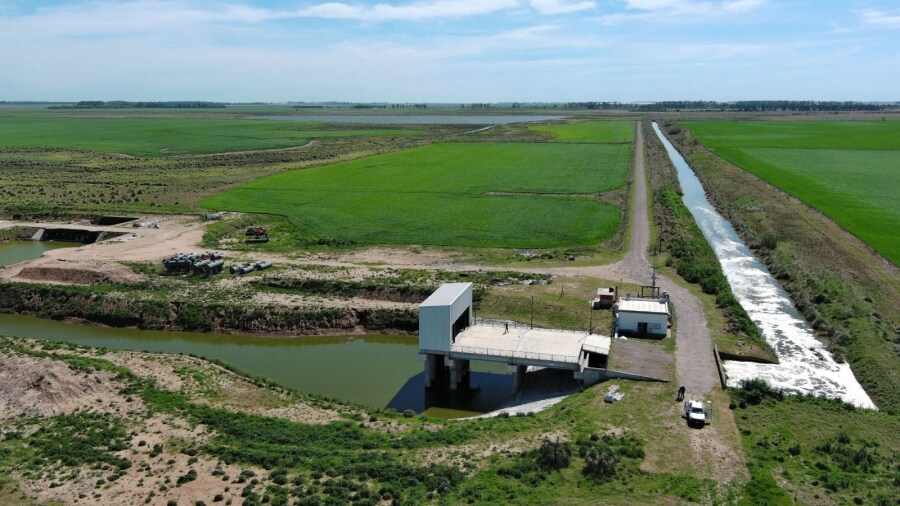 Una de las obras de desagües ejecutada por la Provincia de Santa Fe