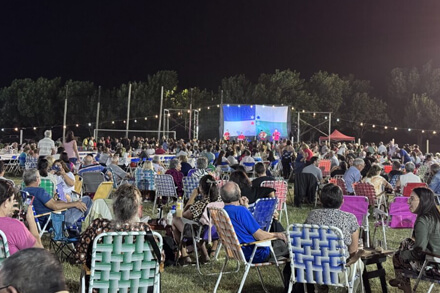 Gran Baile de Campo en Avellaneda con gran participación de público, música en vivo y parejas bailando durante una edición anterior del evento