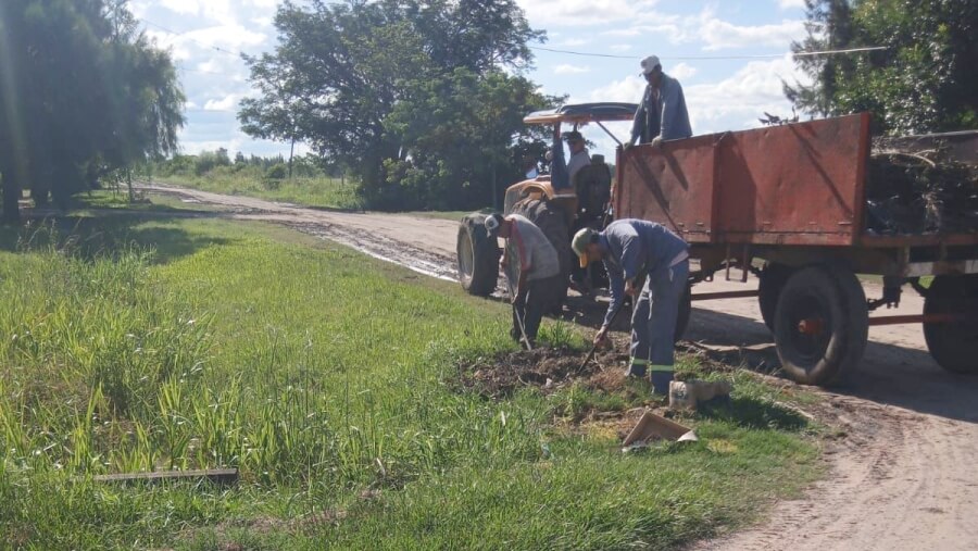 Operativos de desmalezado y limpieza realizados por el municipio en distintos barrios y sectores estratégicos de Las Toscas