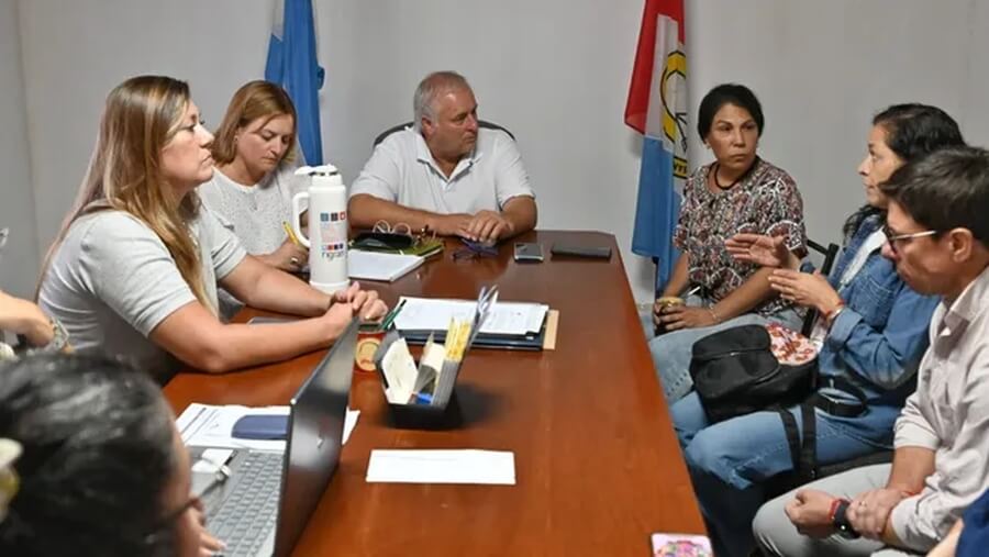 Autoridades locales y provinciales coordinando operativo contra mosquitos en Colonia Mascías