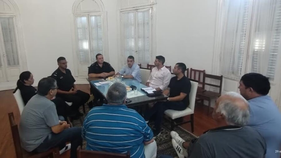 Reunión de autoridades del Ministerio de Seguridad con directivos de la Liga Ocampense para coordinar operativos en General Obligado.