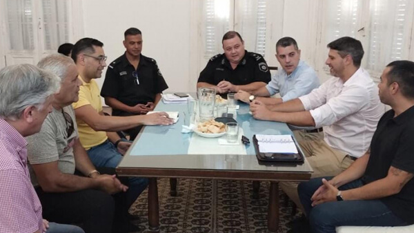 Encuentro entre autoridades provinciales de seguridad, integrantes de la URIX y directivos de la Liga Reconquistense en Reconquista.