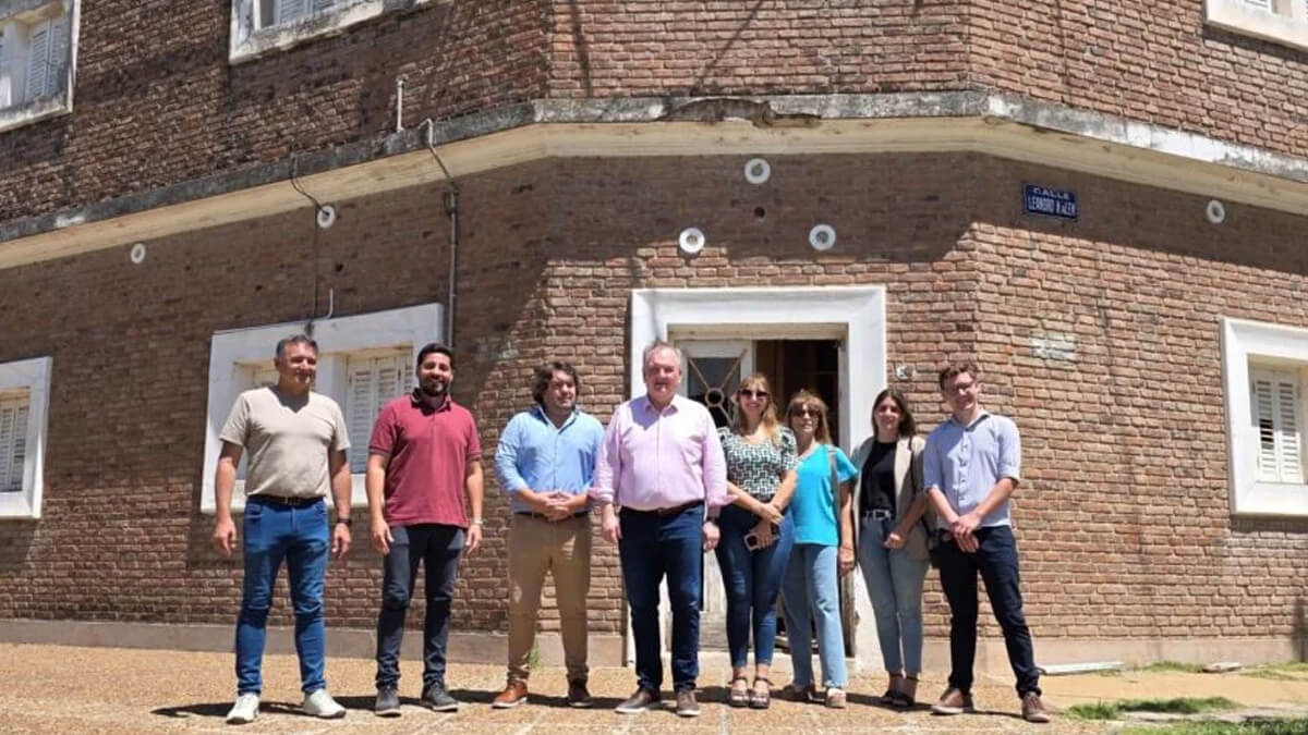 autoridades provinciales y locales recorren terreno nuevo edificio Instituto Superior del Profesorado N° 26 Ceres Santa Fe