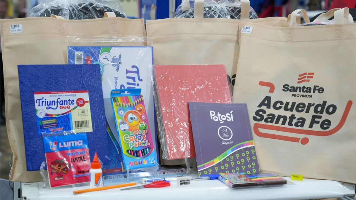 kit escolar programa Acuerdo Santa Fe útiles mochila cuadernos inicio ciclo lectivo Santa Fe