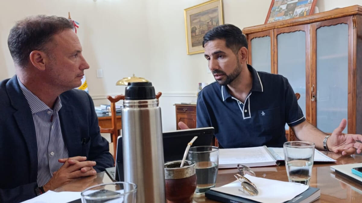 Encuentro del intendente Iván Sánchez con el ministro Lisandro Enrico por proyectos de infraestructura