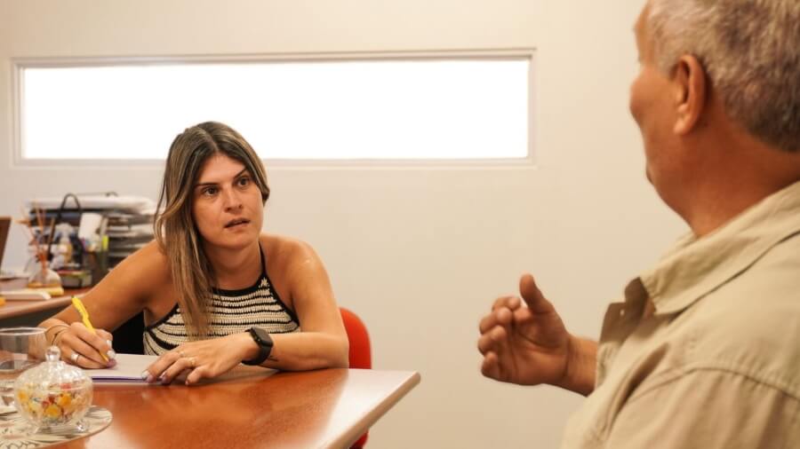 Charo Mancini y Roque Chávez durante la reunión por la obra estratégica de la Ruta Provincial 30