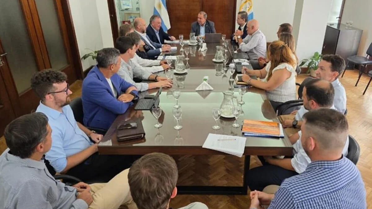 Reunión institucional en el Palacio Municipal de Santa Fe por la Ley Orgánica de Municipios