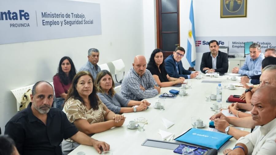 encuentro paritario docente en Santa Fe con funcionarios provinciales y gremios educativos