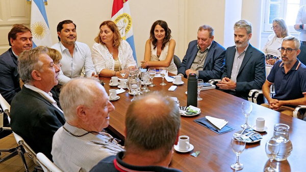 encuentro paritario salud santa fe gobierno provincial gremios profesionales hospitalarios aumento salarial