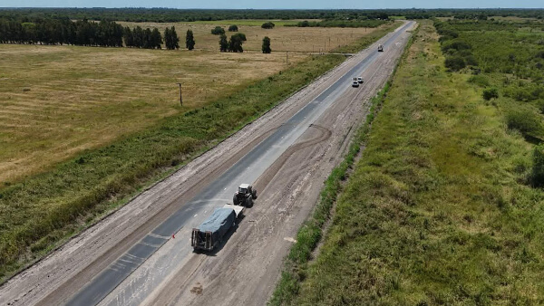vista aérea avance pavimentación Ruta 31 norte de Santa Fe tramo Intiyaco Tartagal obra vial