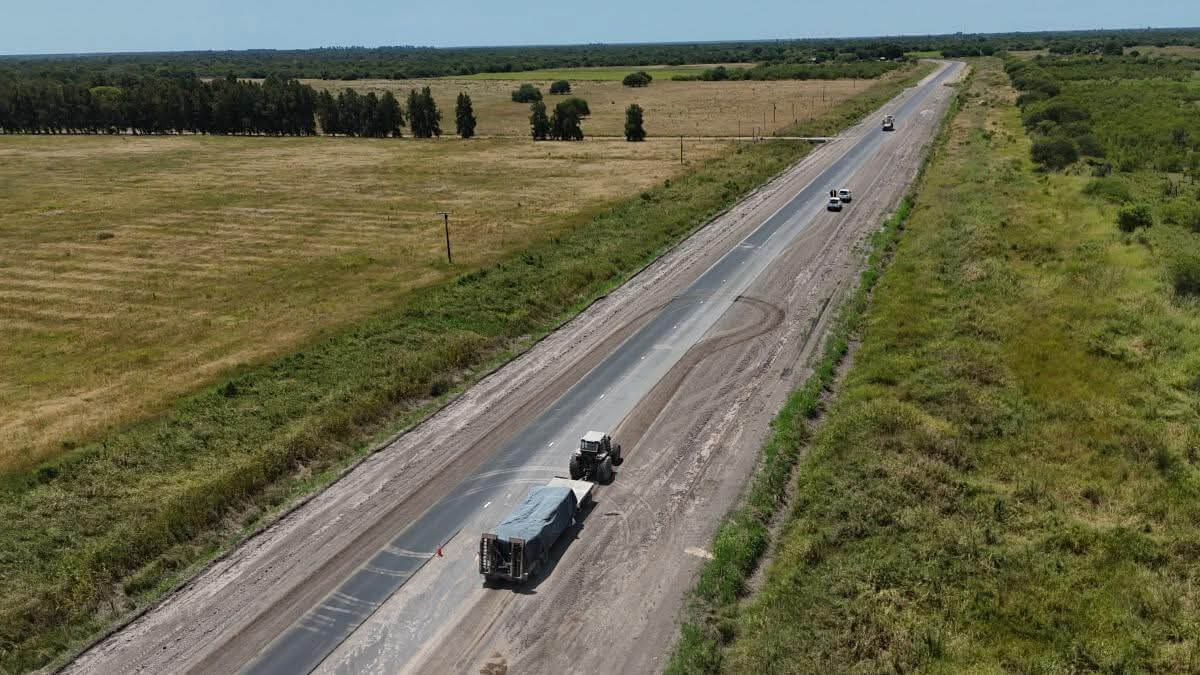 vista aérea avance pavimentación Ruta 31 norte de Santa Fe tramo Intiyaco Tartagal obra vial