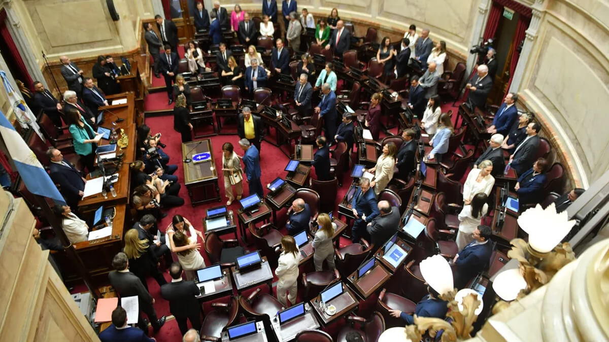 Sesión de la Cámara de Senadores durante el debate y votación de la reforma laboral con media sanción en Argentina