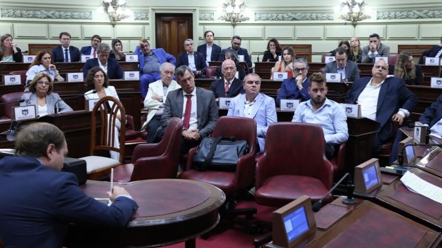 Reunión de la Asamblea Legislativa de Santa Fe durante la aprobación de pliegos para la renovación de la Corte Suprema provincial