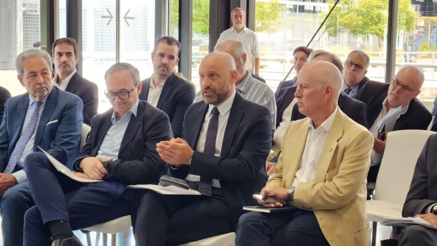Ministro Gustavo Puccini participando de la reunión del Consejo de Control de la Hidrovía en Buenos Aires.