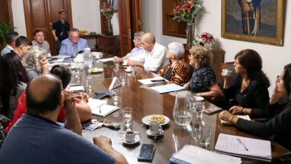 reunion senadores cooperadoras escolares debate fondo asistencia educativa legislatura santa fe
