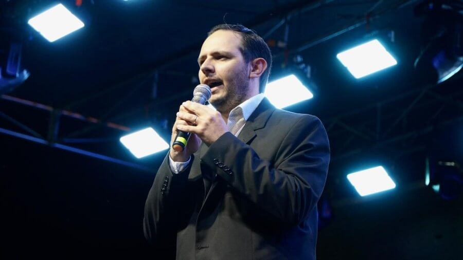 El intendente Marega brindando su mensaje durante la XIII Fiesta Nacional de los Humedales.