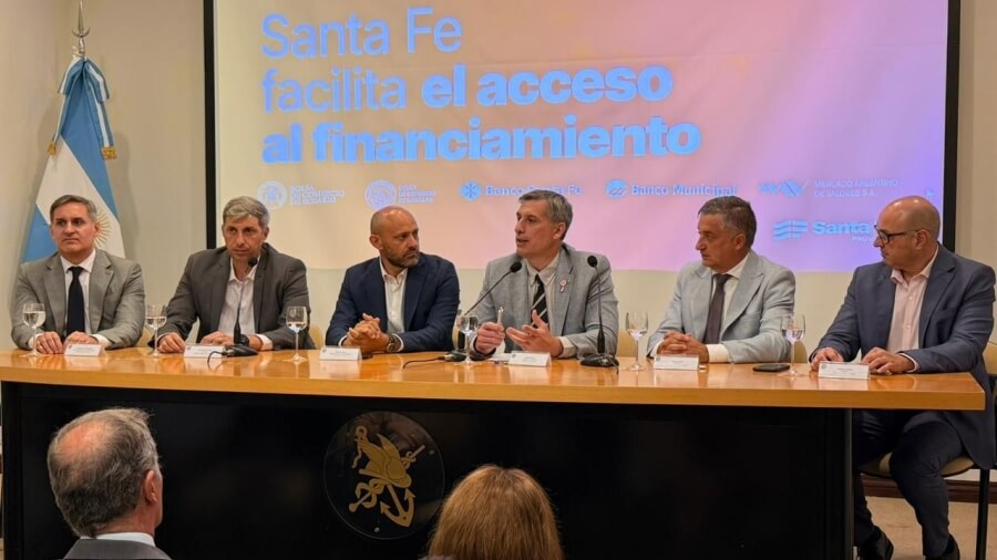 Mesa principal del acto de presentación del convenio en la Bolsa de Comercio de Santa Fe