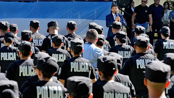 Acto de puesta en funciones de 500 suboficiales de la Policía de Santa Fe en Rosario