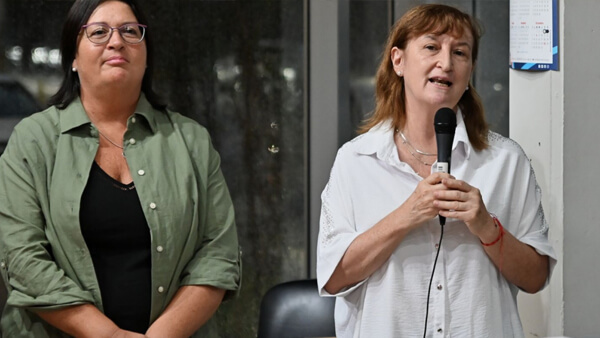 Andrea Uboldi durante el sorteo de vacantes para Enfermería 2026 en la Lotería de Santa Fe