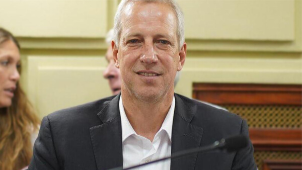 Dionisio Scarpin defendiendo reforma laboral en la Legislatura de Santa Fe