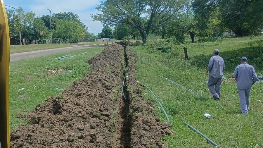 Trabajos de construcción e instalación de cañerías en ampliación de red de agua potable