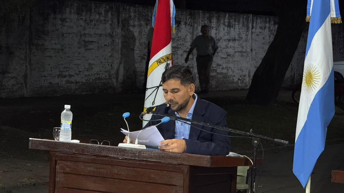 Intendente Iván Sánchez junto a concejales durante la apertura de sesiones 2026 en Las Toscas dejando su mensaje