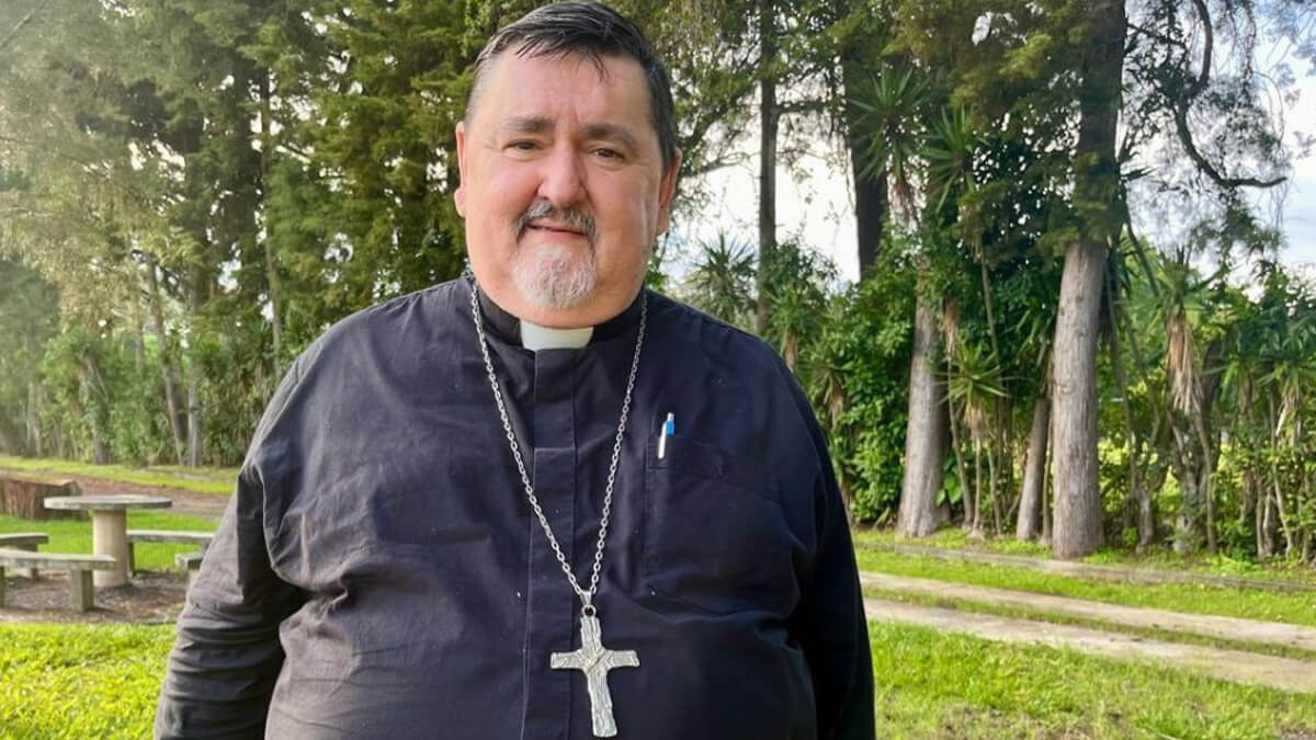 Obispo Ángel José Macín