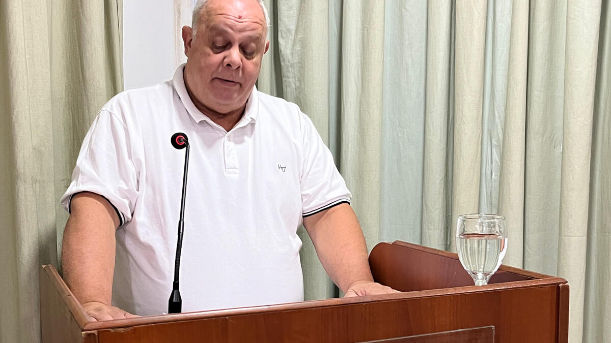 Ramseyer dando su discurso en la apertura de sesiones ordinarias 2026 del Concejo Municipal de Romang