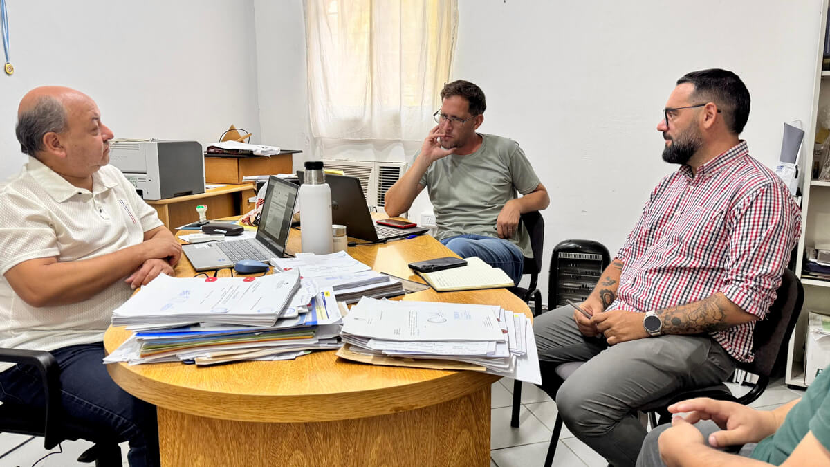 Sergio Rojas reunido con el delegado de Educación Región II Sergio García para analizar la situación de las escuelas del departamento Vera