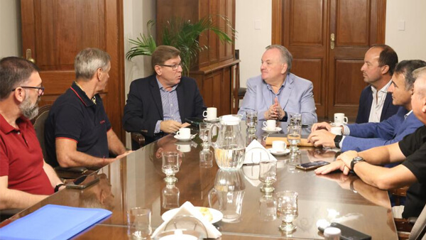 Encuentro entre legisladores provinciales, autoridades locales y funcionarios de Vialidad por proyecto de la Ruta Provincial 2