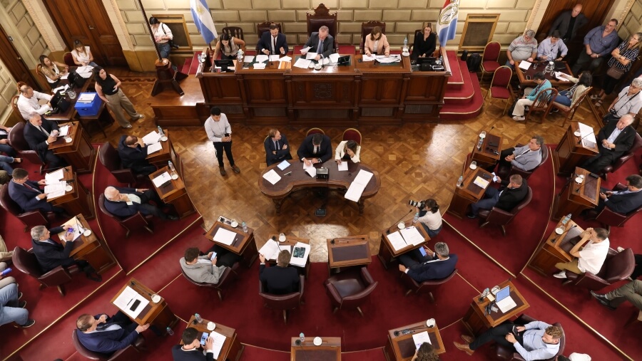 vista general del recinto del Senado de Santa Fe durante la sesión en la que se aprobó la media sanción de la nueva Ley Orgánica de Municipios