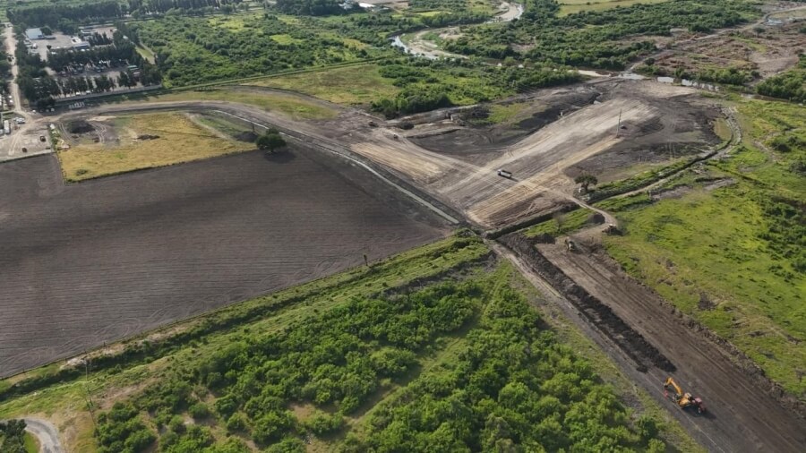 terreno marcado para la traza de la nueva tercera vía entre Reconquista y Avellaneda Santa Fe