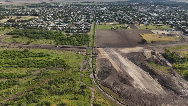 vista aérea de la traza donde se construye la nueva conexión vial Reconquista Avellaneda