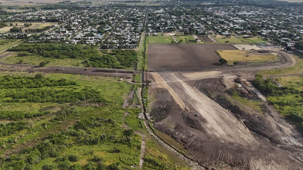vista aérea de la traza donde se construye la nueva conexión vial Reconquista Avellaneda
