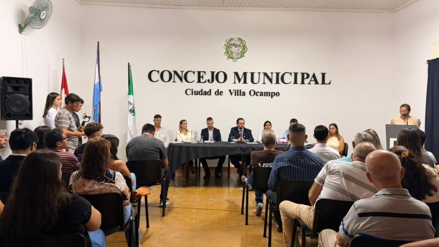 Vista general de la sala del Concejo Municipal de Villa Ocampo durante la apertura del 51° período de sesiones ordinarias