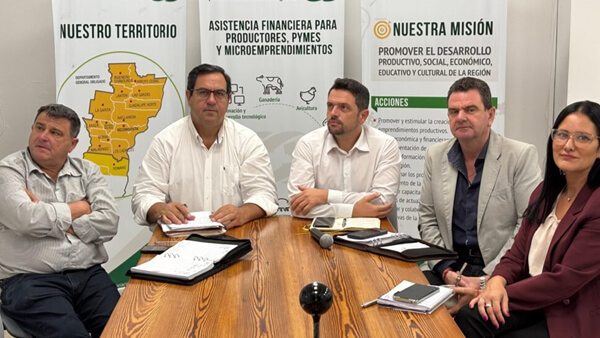 Autoridades locales participan de videollamada internacional del proyecto Training the Future encabezadas por el intendente Gonzalo Braidot en Avellaneda Santa Fe
