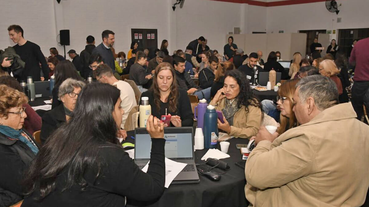 encuentro sector comercial servicios turismo Avellaneda plan estrategico 150 aniversario