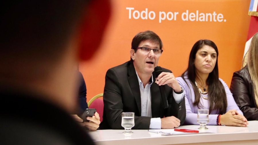 José Goity conferencia prensa San Cristóbal medidas educación Santa Fe