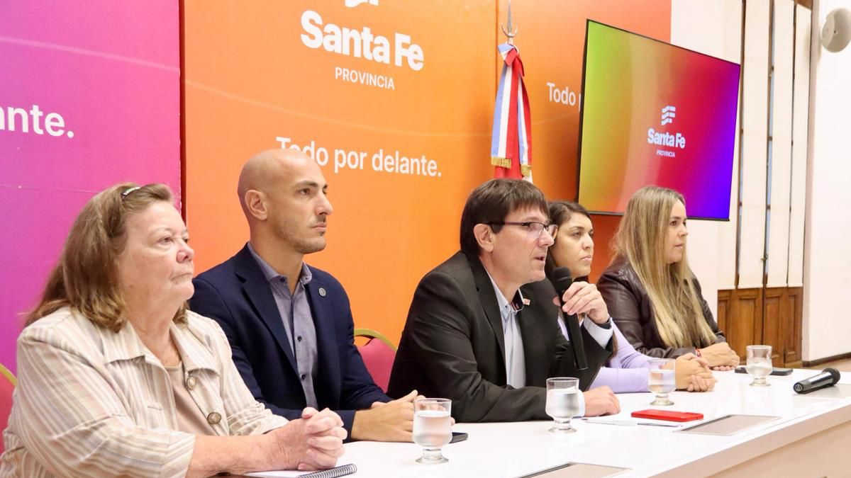 José Goity conferencia San Cristóbal operativo educación Santa Fe