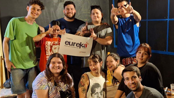 Jóvenes participantes del programa Eureka desarrollando proyectos comunitarios