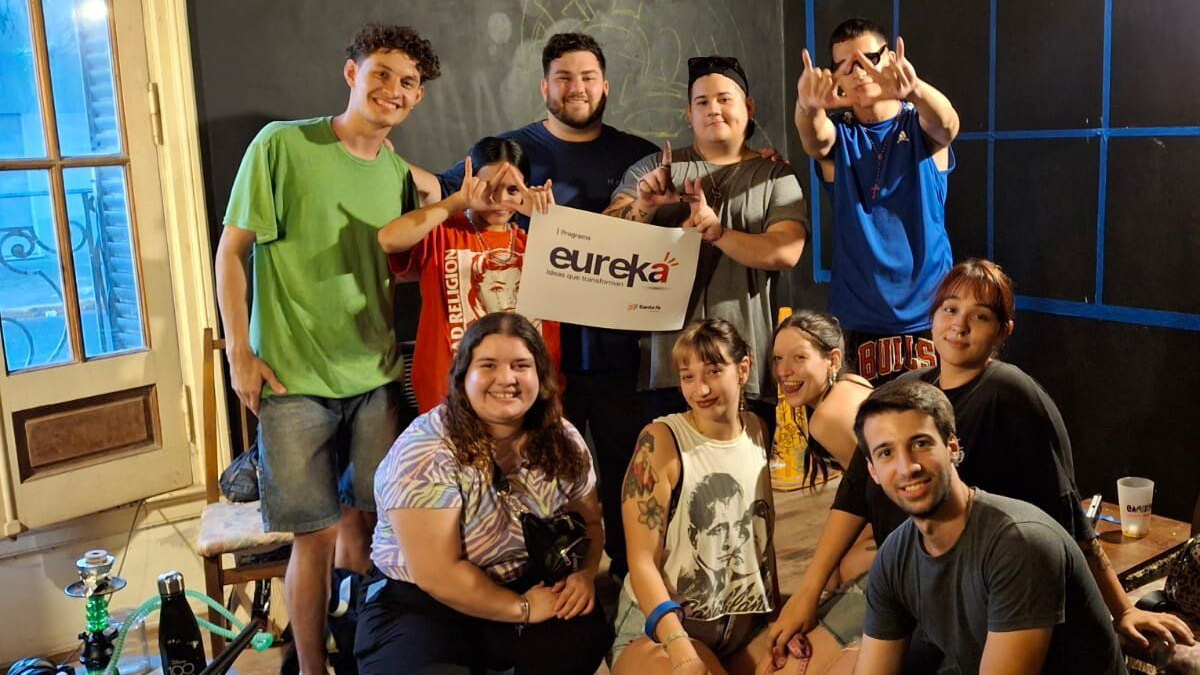 Jóvenes participantes del programa Eureka desarrollando proyectos comunitarios