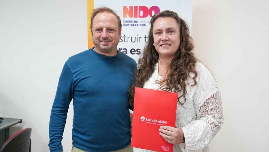 María Sol Cervigni recibiendo su crédito Nido en la ciudad de Santa Fe para acceder a su vivienda propia