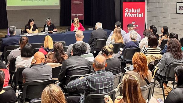 encuentro de la Mesa Intersectorial sobre suicidio en Reconquista Santa Fe autoridades y equipos de salud