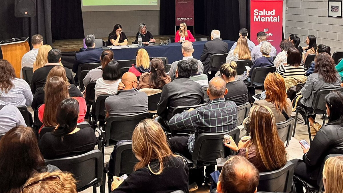 encuentro de la Mesa Intersectorial sobre suicidio en Reconquista Santa Fe autoridades y equipos de salud